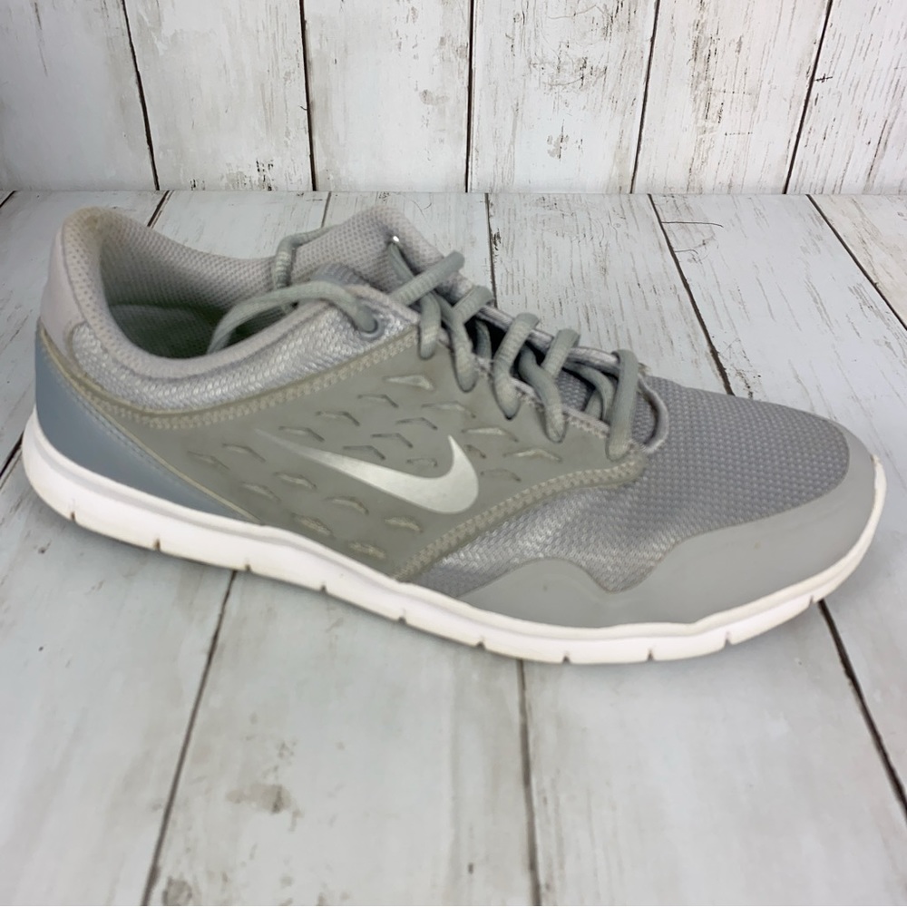 Nike Orive NM Athletic Shoes Women’s Size 8 Gray Silver Running 677136-007